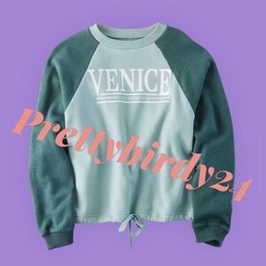 AEO AhhMazingly Soft Green Colorblock Cinched Waist Graphic Pullover